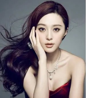 范冰冰的妹妹范朵朵是谁的孩子？