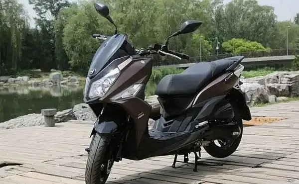 十款适合摩旅的踏板车推荐，长途摩旅必备神器