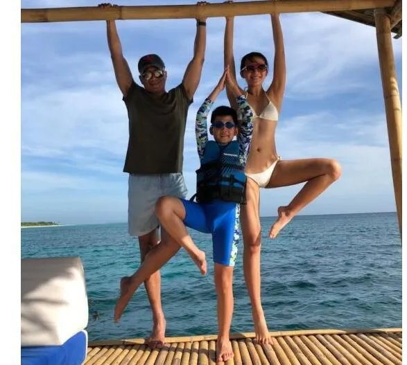 卢芳怎么为胡军庆生的？