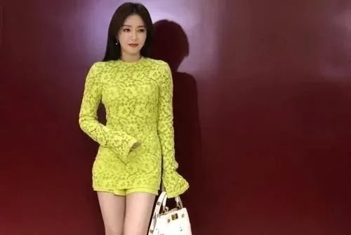 秦岚生图太美了，她是如何让自己保持这么好的状态的？