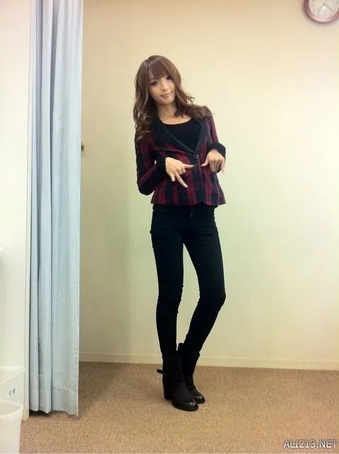 每日福利大放送 长腿模特佐藤かよ大秀惹火身材