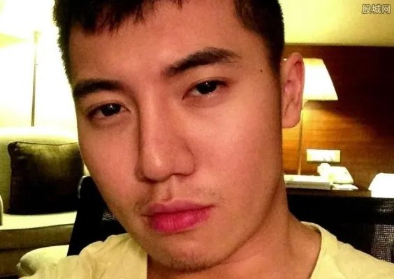 郑家星是谁的儿子 郑家星家庭背景大揭秘