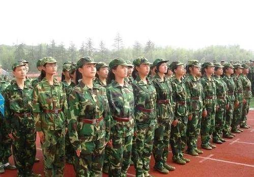 贵州一高校军训出动直升机,出动直升机的原因是什么?