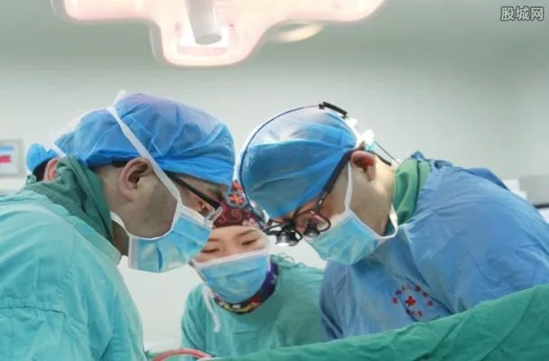 手术台上加价万元 专家称这类手术费超三千五六是骗人
