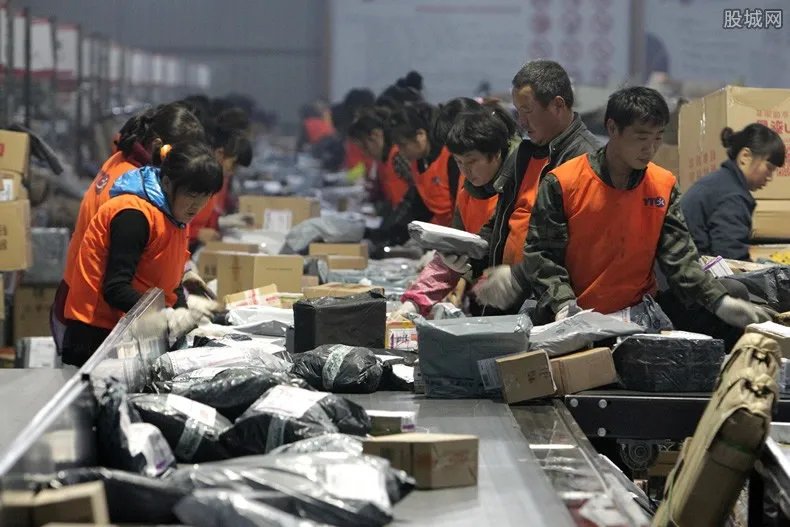 双11收1617件快递 8点开始配送直到凌晨近4点