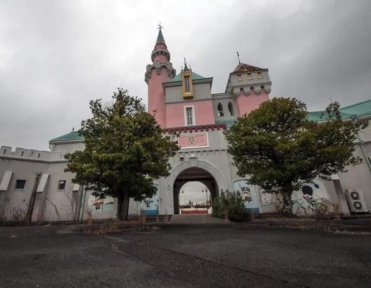 被遗弃的迪士尼乐园恐怖照片 废弃迪士尼恐怖传说灵异事件