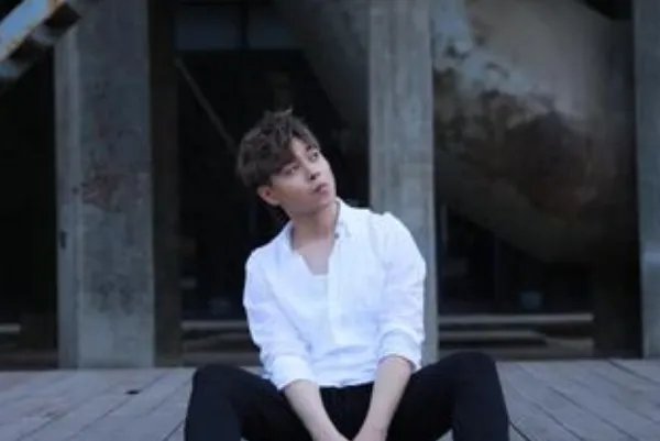 单色凌十大经典歌曲排行榜:《错位节拍》上榜,第四真挚且动人