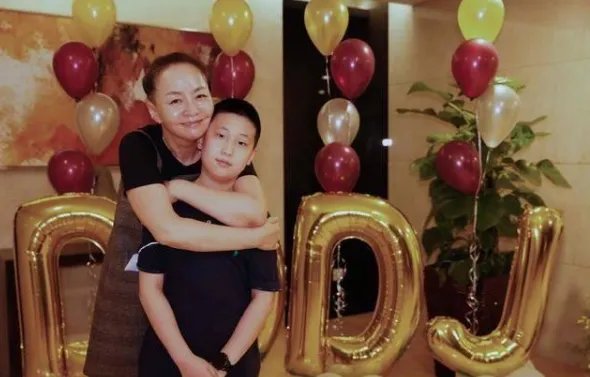 宋丹丹60岁生日宴现场是怎么样的？