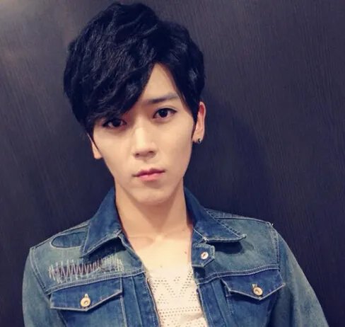 Bii毕书尽整容前后对比照 自曝曾在东莞打苦工