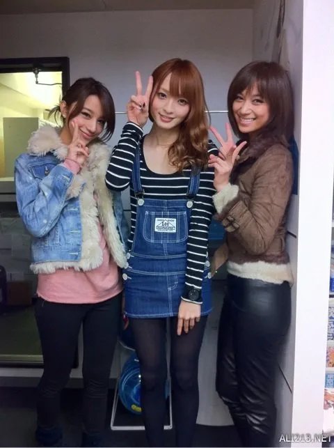 每日福利大放送 长腿模特佐藤かよ大秀惹火身材