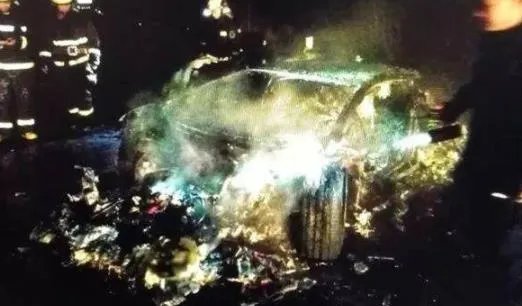 兰博基尼烧成废铁画面：事故详情过程原因曝光