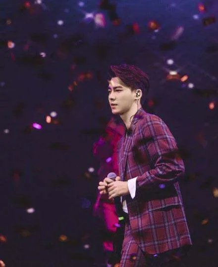 李易峰捐生日收入多少？