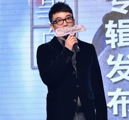 少城时代冯柯图片高端黑 晒张靓颖土肥照示爱毁女神