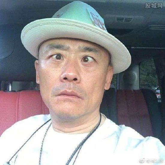 周立波李咏闹翻其实暗战已久 二虎相争必有一伤啊！