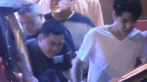 张云雷街头痛哭怎么回事 张云雷街头痛哭原因曝光