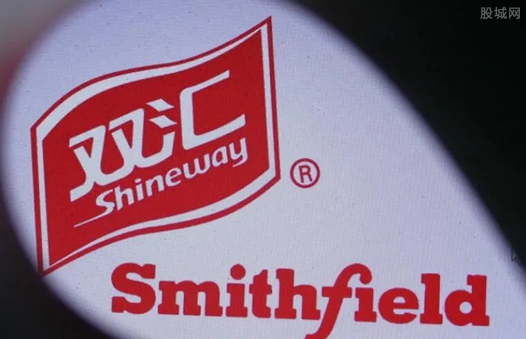 沈瑞芳是怎样成为万隆秘书的 两人亲密关系曝光