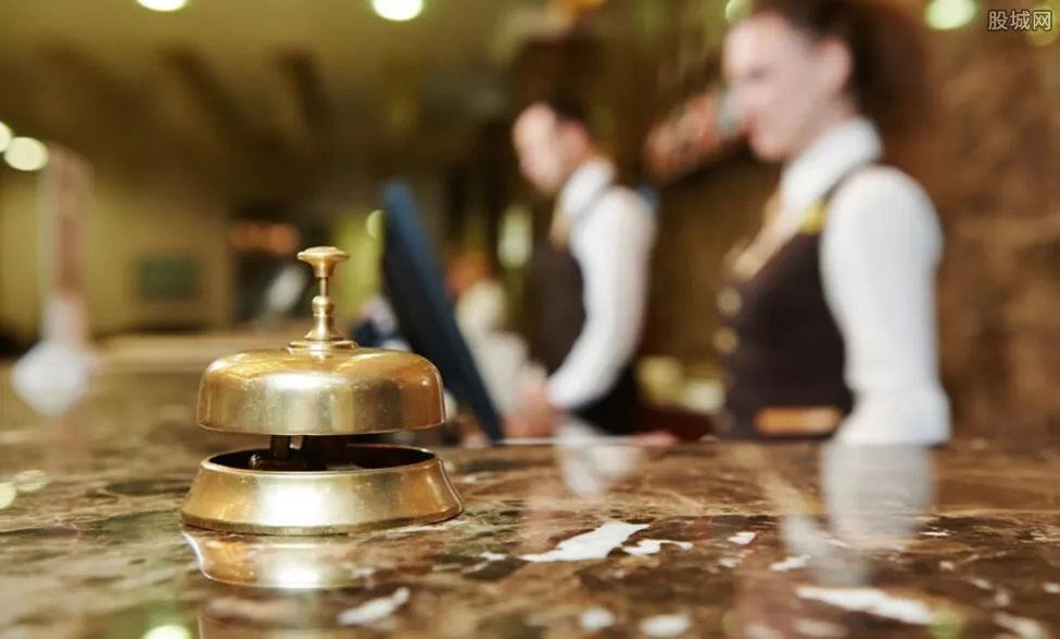 成都女司机卢琴 被曝半年内两天开一次房