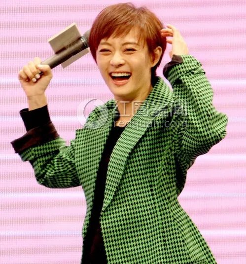 邓超隔空示爱孙俪 被不少天津大学学子羡慕不已