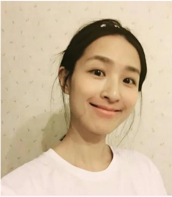 郑恺晒同学聚会曾经老同学现在是什么？