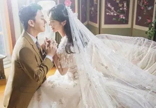 裴涩琪和谁结婚了？