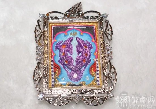 泰国佛牌不要碰只是谣传，不但能碰佩戴还可以带来好运