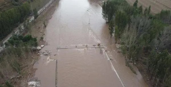山西孝义市一村民养的猪被大水淹没，此次大暴雨为何受灾这么严重？