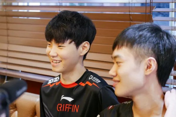 GRF前教练爆料练习生的只能吃剩菜,这与GRF战队CEO被解雇是否有关?