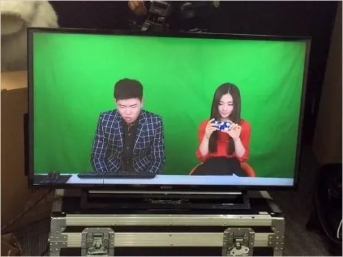 PLU游戏娱乐传媒主持人 美女主播小悠私人生活照