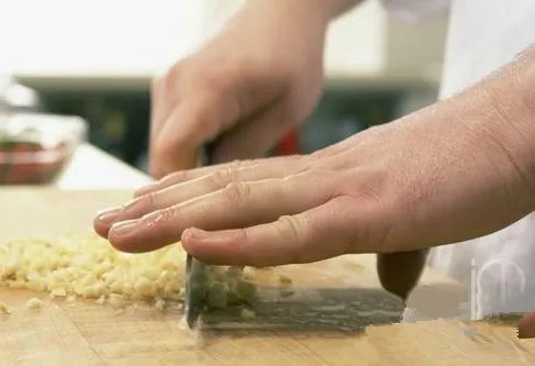 大蒜这样吃才抗癌 90%人吃法都错了（图文）