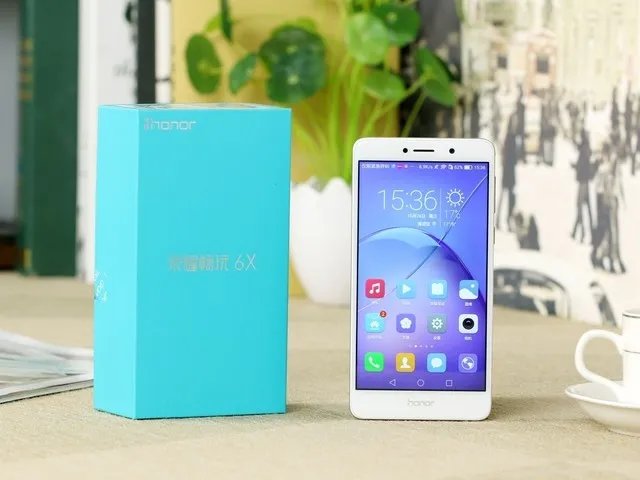 华为荣耀畅玩6X标准版 价格1299元