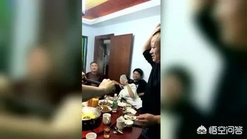 参加同学聚会遇到的搞笑事有哪些？