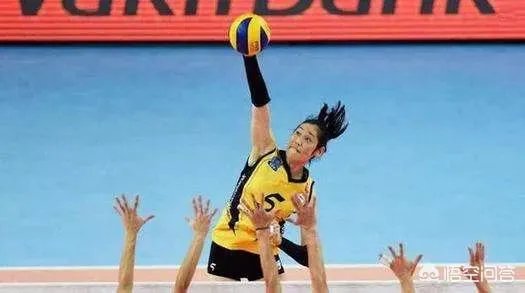 土超女排豪门瓦基弗银行队正式官宣朱婷续约，四大主力留队，如何看待朱婷的选择？