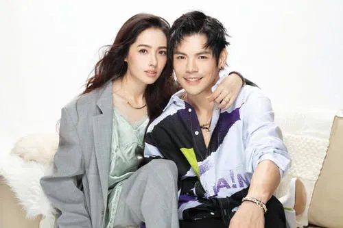 郭碧婷答应向太生三胎，是真爱向佐还是被逼无奈呢？