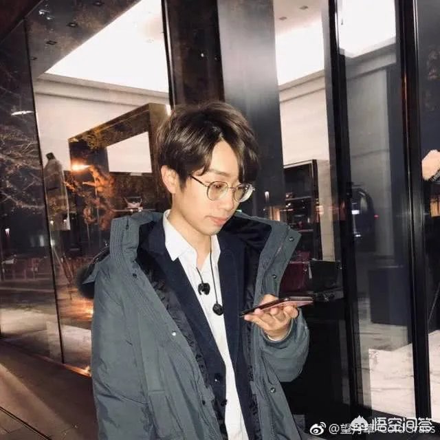 YTG正式官宣:“望月草卸任主教练一职”,estar粉丝艾特自家官博建议引入,你怎么看?