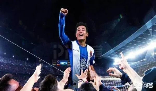 本轮西甲联赛武磊在替补席坐了九十分钟而无法登场,问这枯坐期间他在想什么呢?