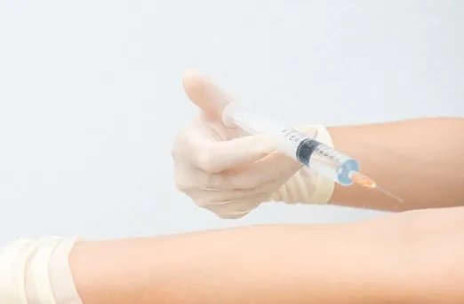 用生理盐水制作假新冠疫苗被抓，犯罪份子将需承担什么法律责任？