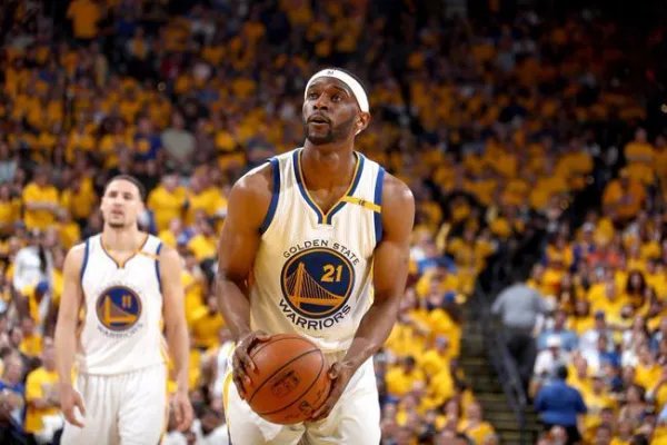 伊恩-克拉克什么时候回新疆