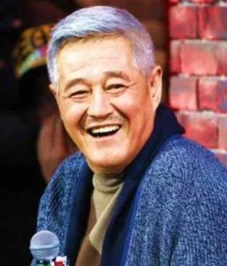 赵本山一直这么火的原因竟然是因为他背后的什么背景？