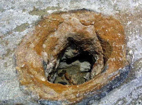 柴达木盆地发现15万年前的铁管，是谁放在那里？