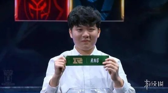 PDD深陷外挂风波不忘立flag：LPL进不了决赛就吃X！