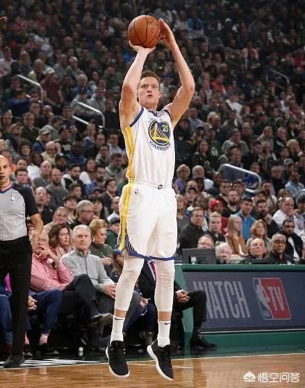 勇士105-95复仇雄鹿，杜兰特14中3仅仅得11分，字母哥22分，你怎么看？