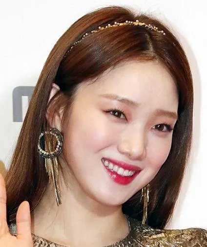 内双怎么画出大眼妆 李圣经示范大眼妆的画法