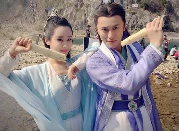 为什么说张铭恩徐璐胡冰卿的事与杨紫秦俊杰张雪迎的关系很相似?