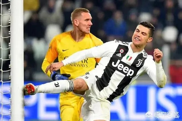 尤文1-0罗马，C罗1分钟连失2必进球气得直踹门柱，赛后罕见低分，你怎么看？
