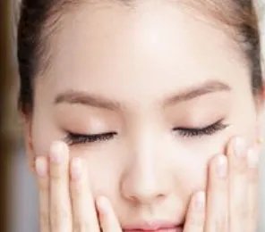 为什么我觉得用完眼霜以后皱纹更明显了?