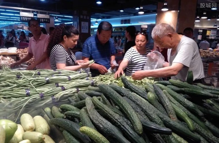 公务员周末送外卖 公务员生活成本压力有多大？