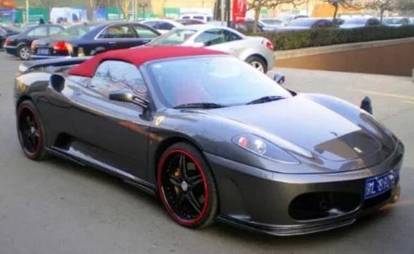 刘涛结婚车队引围观 堪称京城最豪华、最气派的婚车车队