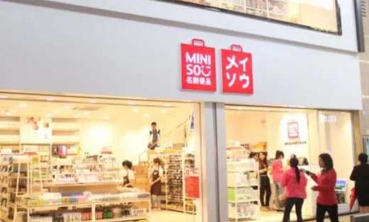 名创优品指甲油致癌物超标一千多倍，涉事店长是咋回应的？