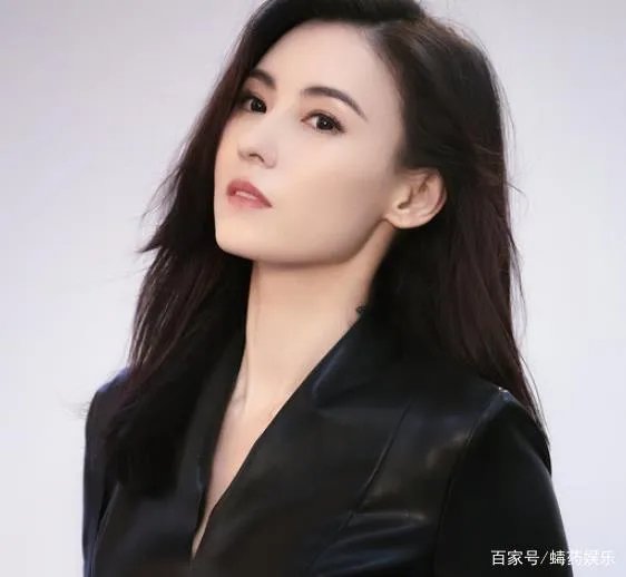 张柏芝为小儿子庆生,小王子近照是不是太像妈妈了?