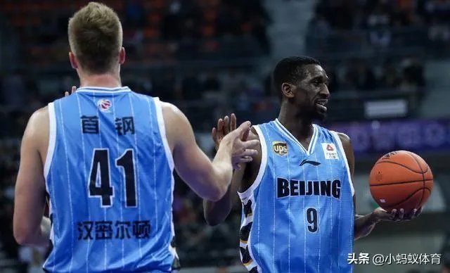 双大外的北京队不是说尽显内线威力了吗?怎么还是惨败呢?